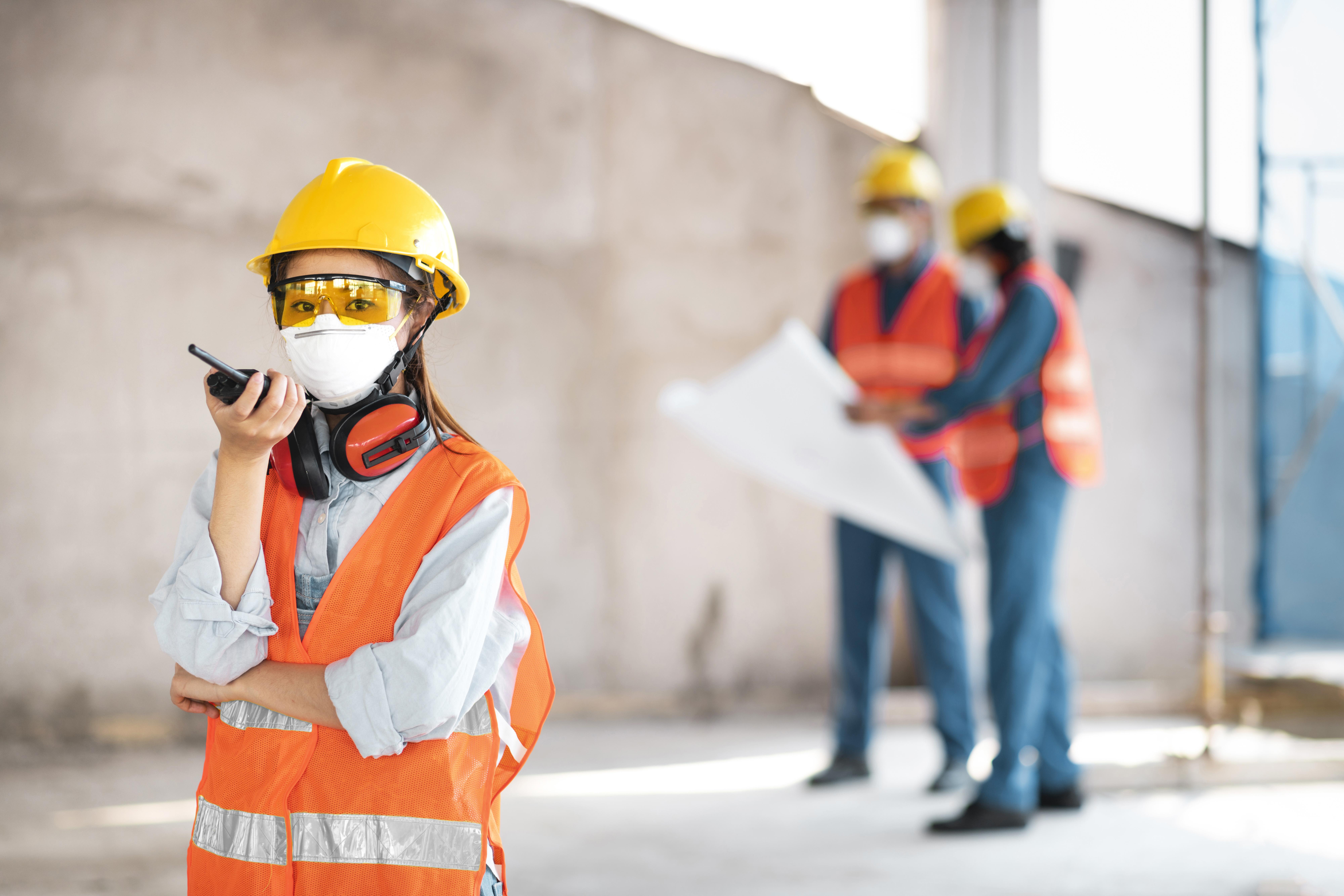 Segurança do trabalho: seis EPIs indispensáveis para o uso de profissionais da construção civil