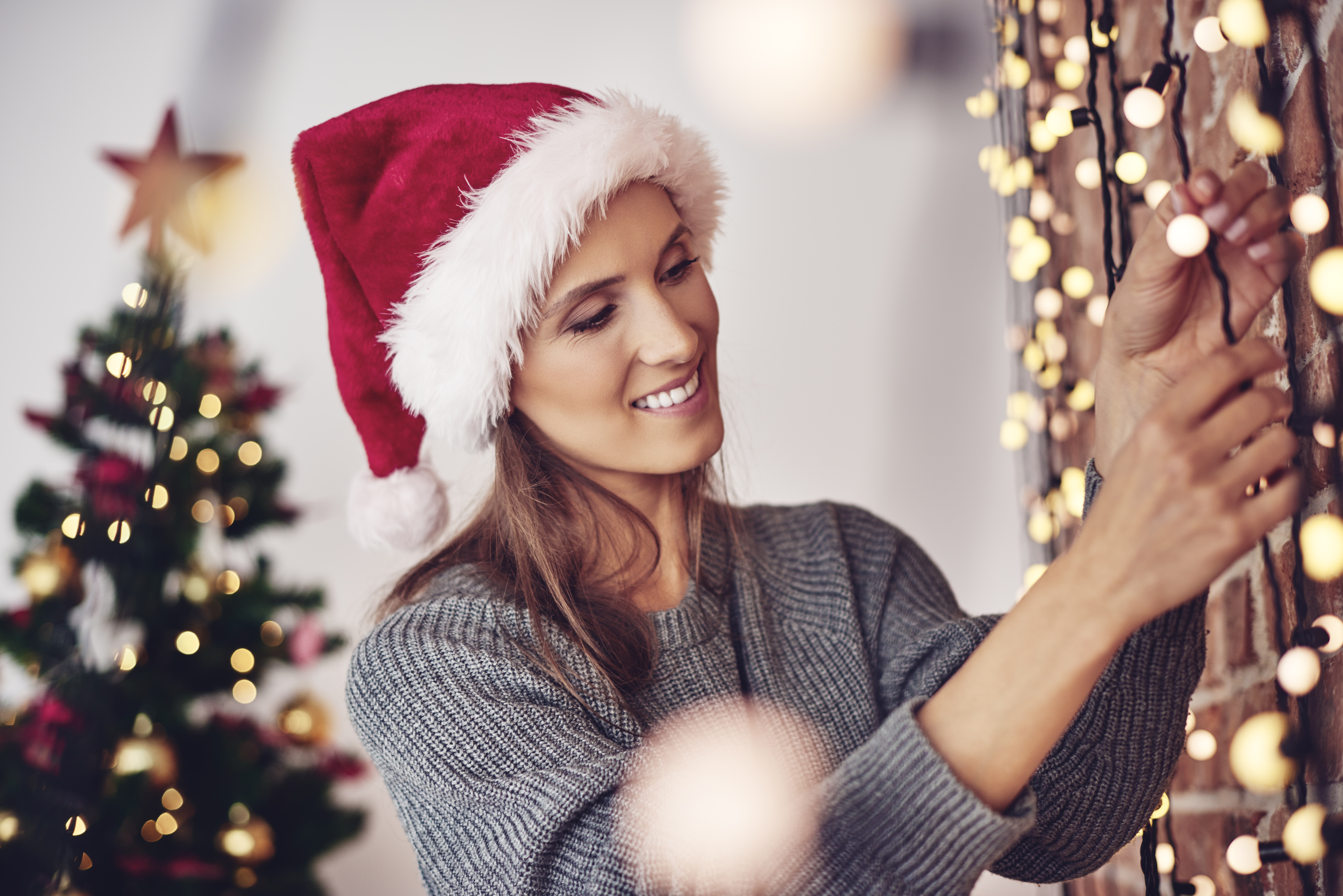 Natal iluminado: veja como decorar a casa com segurança e economia de energia