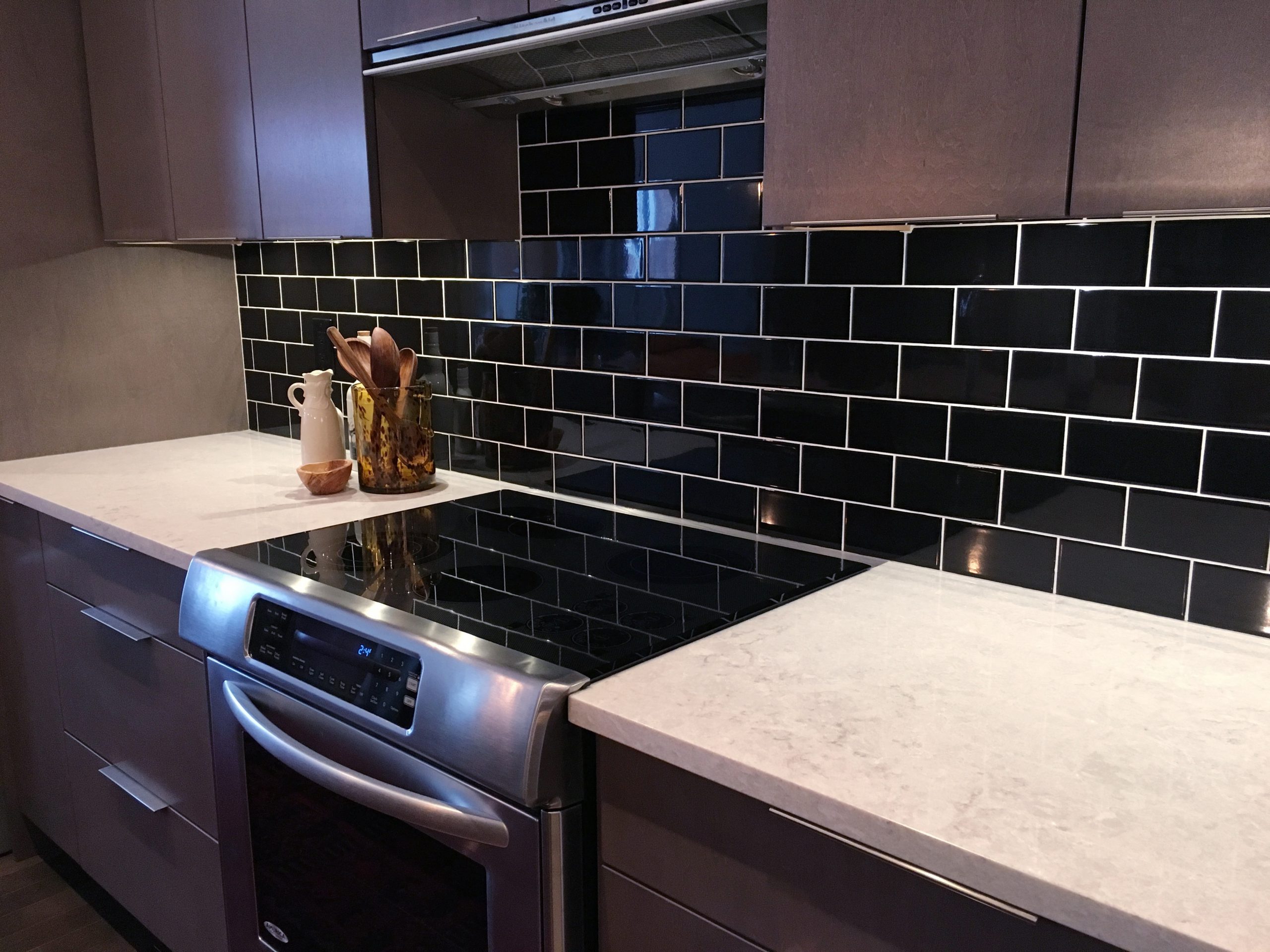 Modern Kitchen In Dark Tones With Black Tiled Wall 2022 11 15 20 54 09 Utc